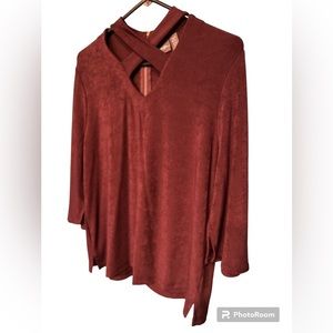 Sweet, sexy, crisscross top. size 2 Petite